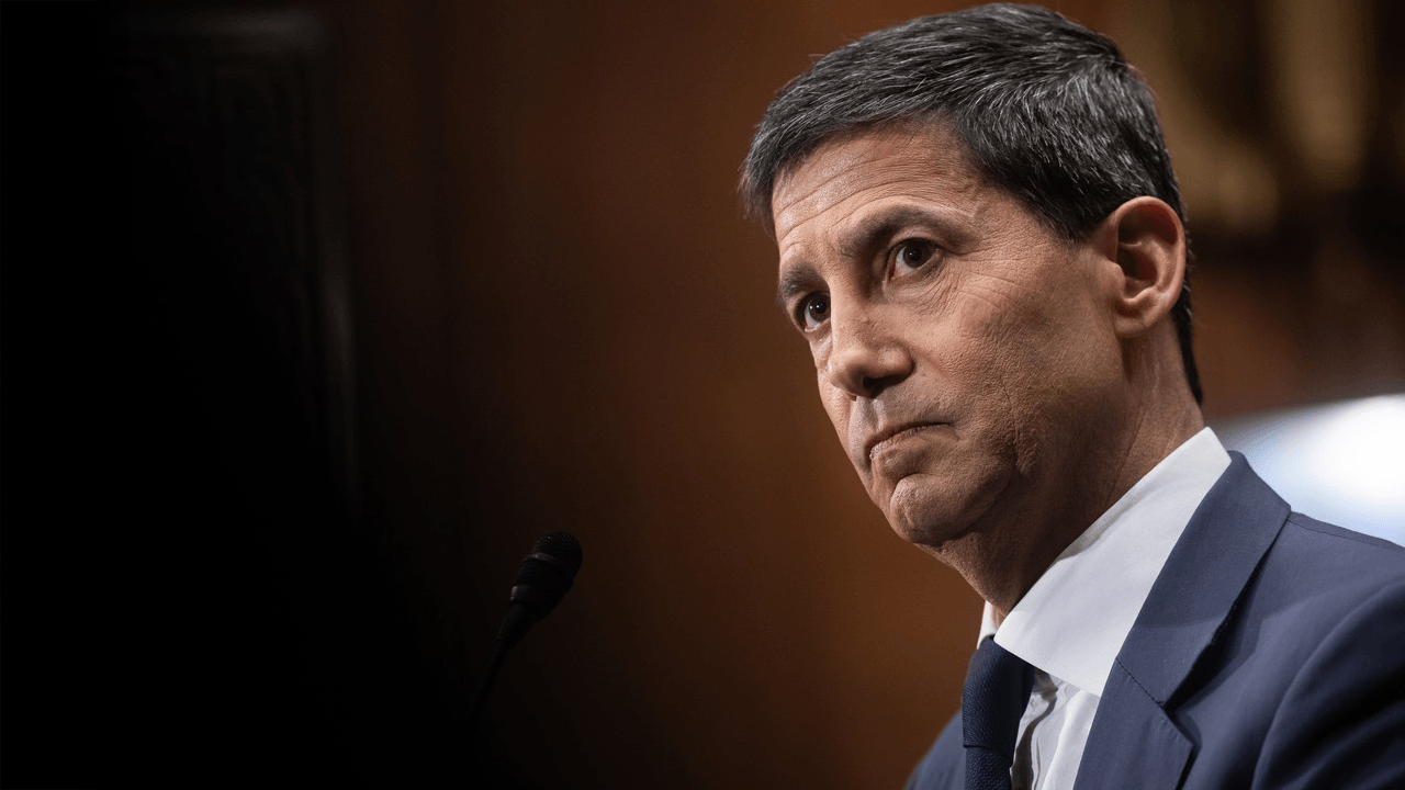 New Fed Chair Kevin Warsh Ditches Rate Signals, Bitcoin Slides as Nasdaq Bounces 1.5%