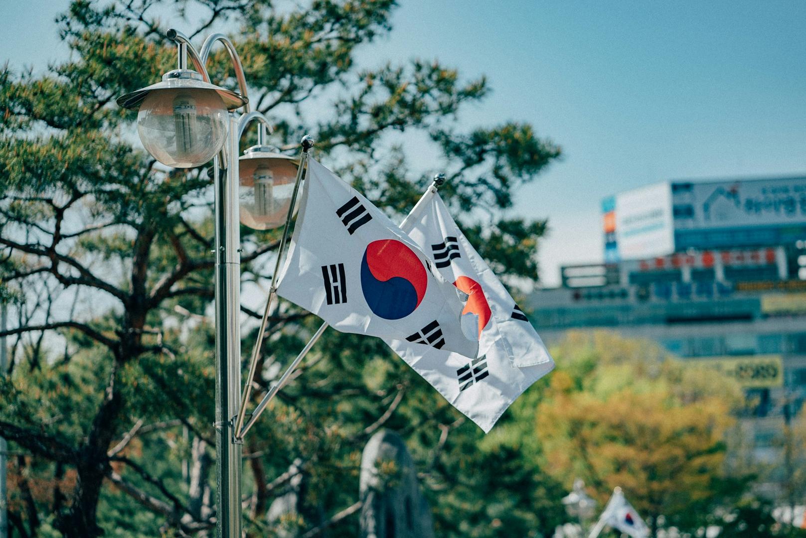 Bitcoin rises toward $64,000 amid Korea's record chip crash
